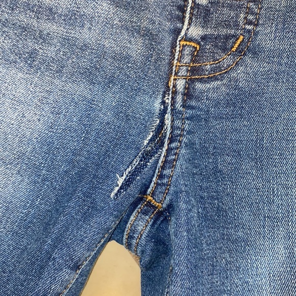 Madewell Petite 10" High-Rise Skinny Jeans in Mackey Wash: Button-Front Edition - Picture 9 of 10